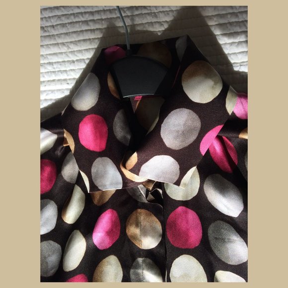 Boss. Silk blouse size 4. Button down - Picture 3 of 9